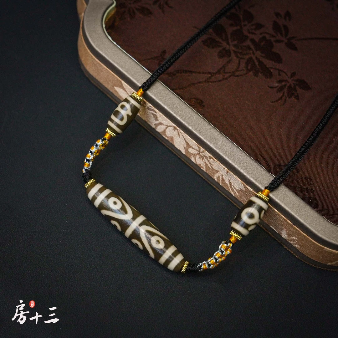 【房十三】桃花结水纹八眼玛瑙锁骨链