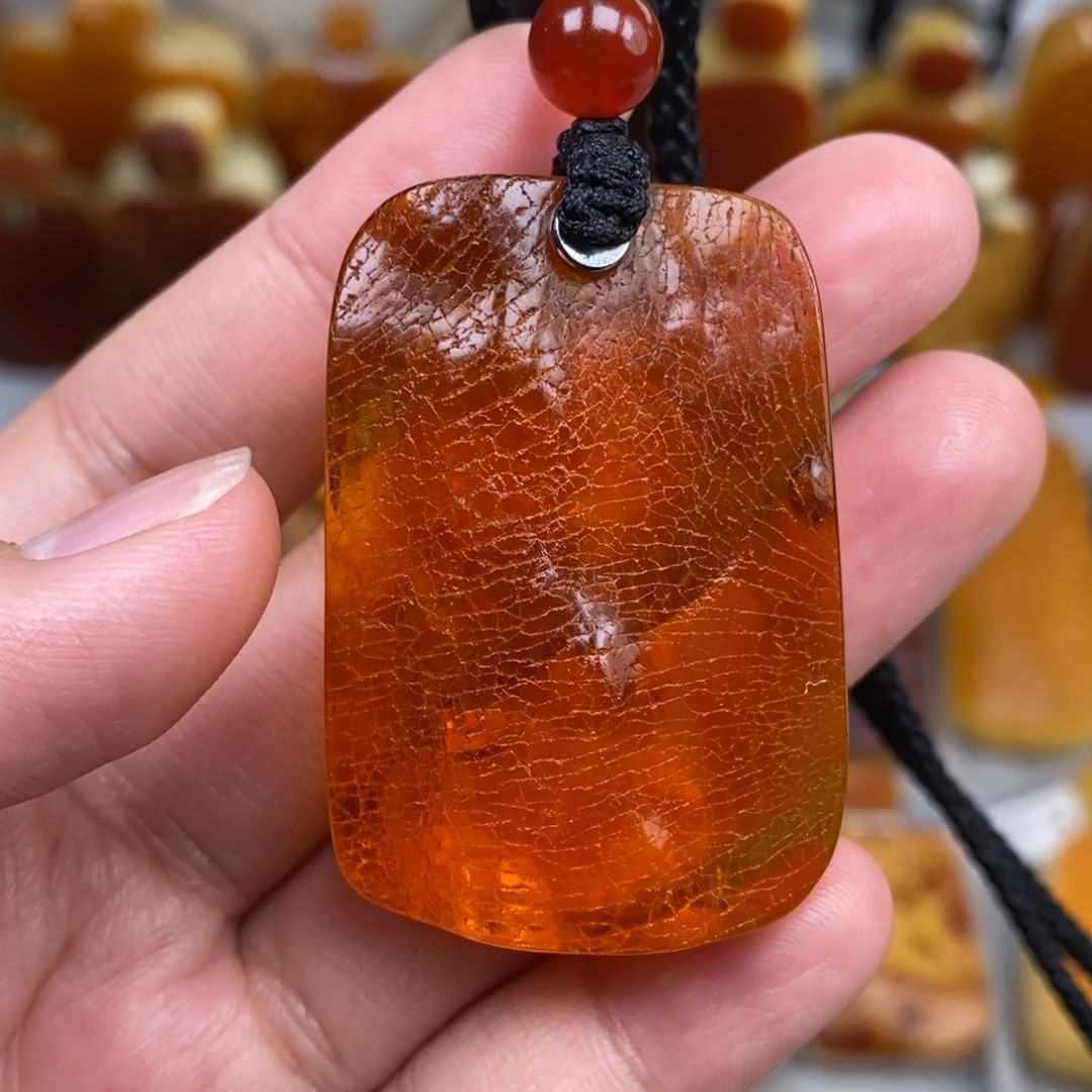 未镶嵌琥珀珠宝奇石