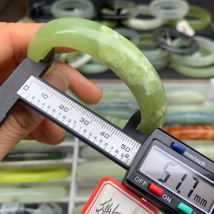 蛇纹石玉未镶嵌手镯654