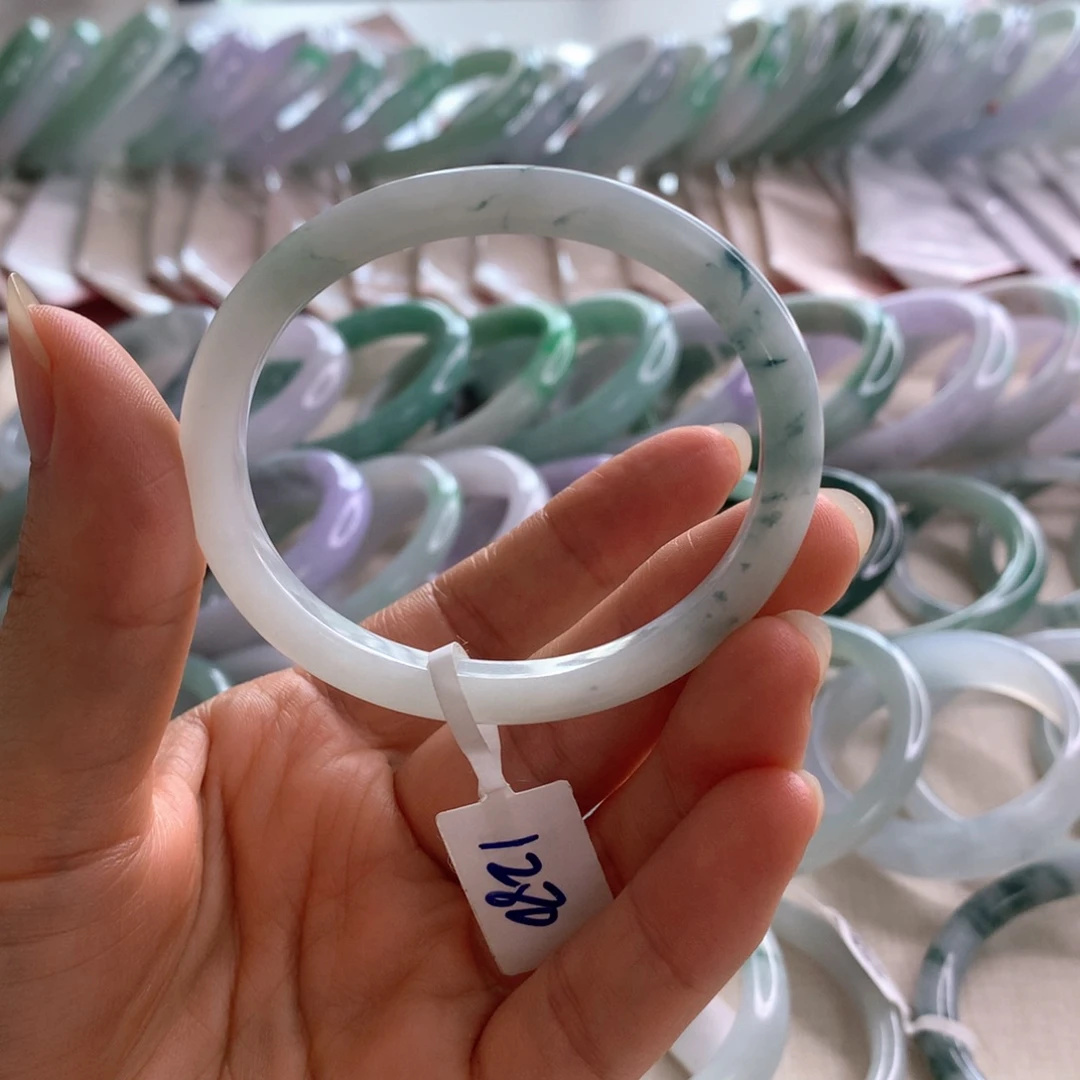 翡翠未镶嵌手镯贵妃52