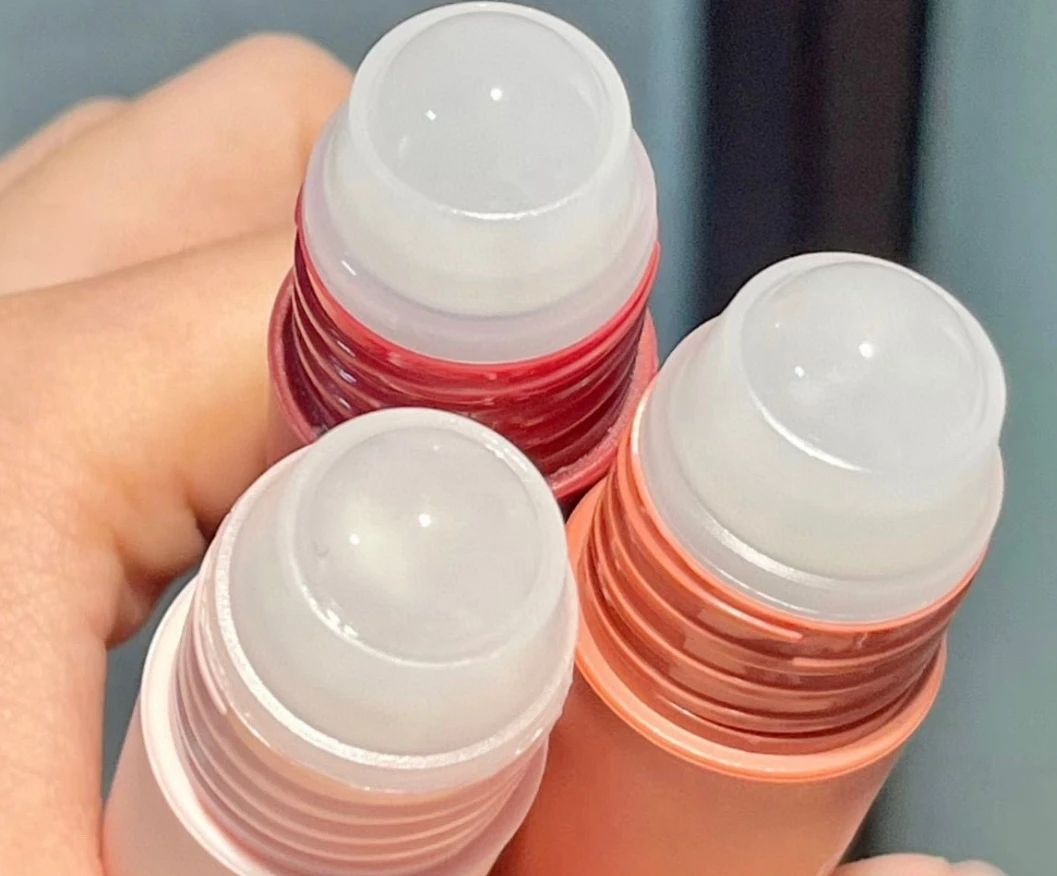 大庆仓  清新走珠香体露 20ml（ 限使用日期27年）