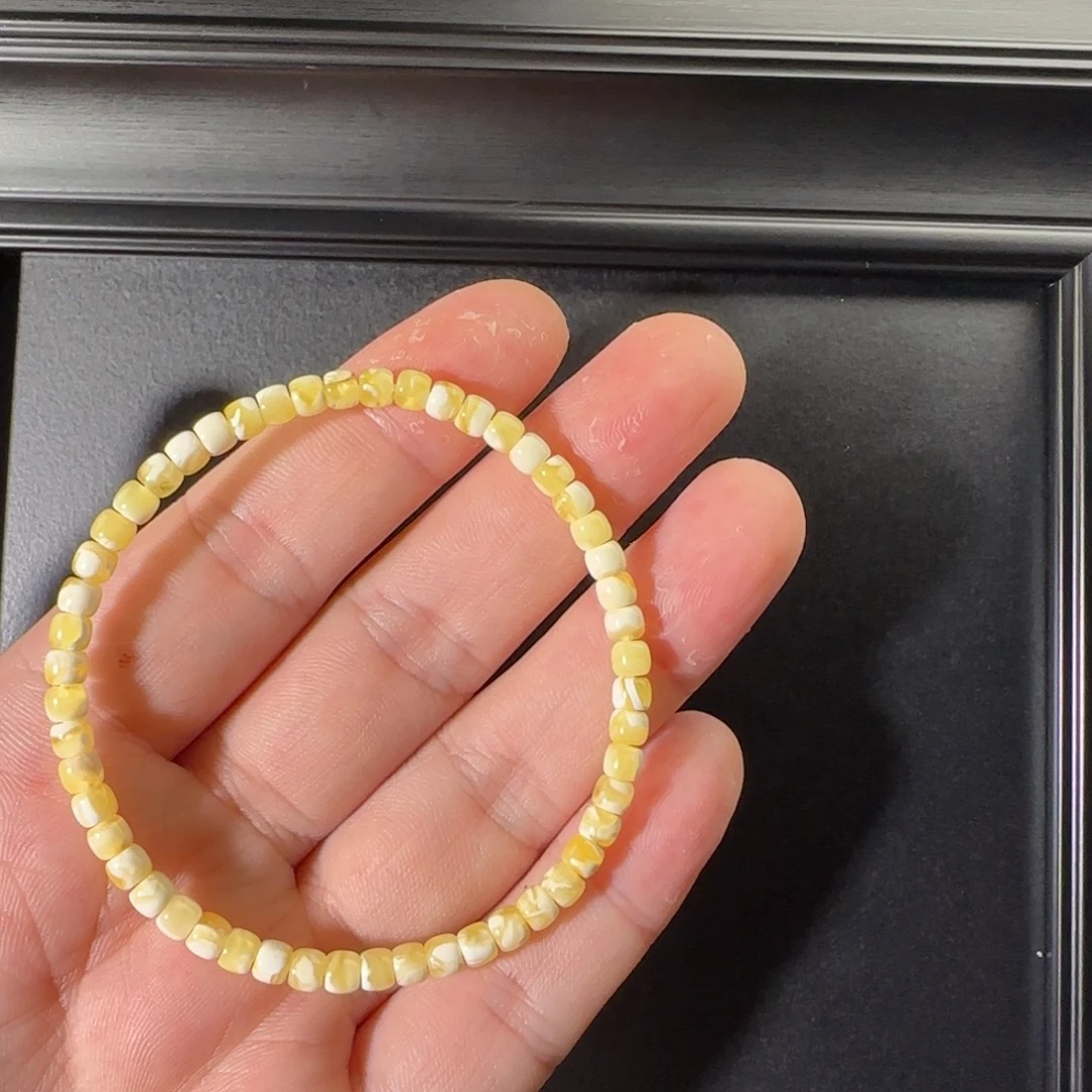 星***了琥珀未镶嵌手串02