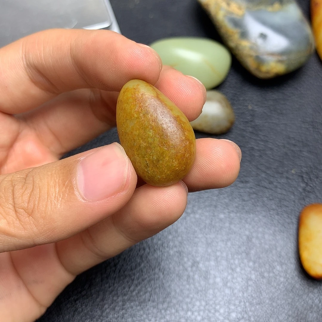 未镶嵌和田玉（糖玉）挂件