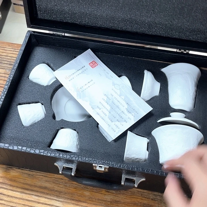 孤品茶具套装等。