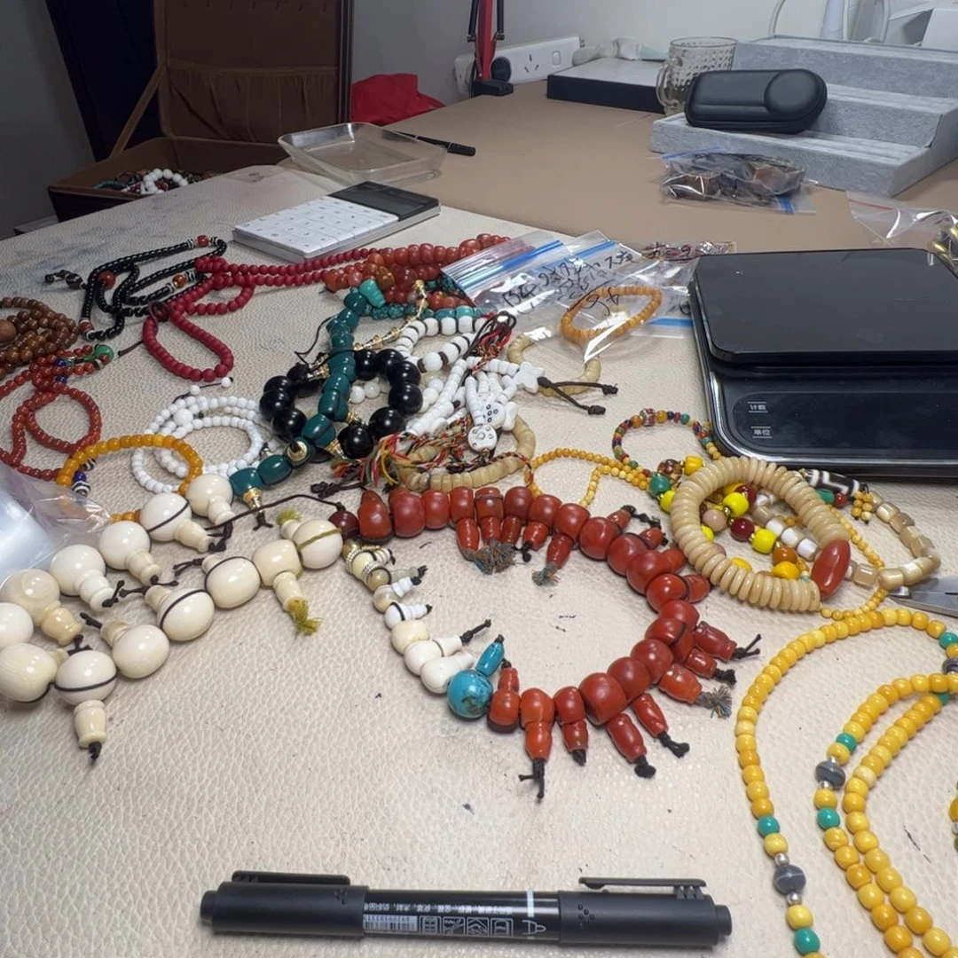 南红玛瑙颈饰合金