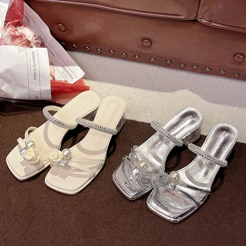 绝美法式花朵珍珠一字拖女夏季仙气搭裙子粗跟凉拖鞋时尚高跟鞋