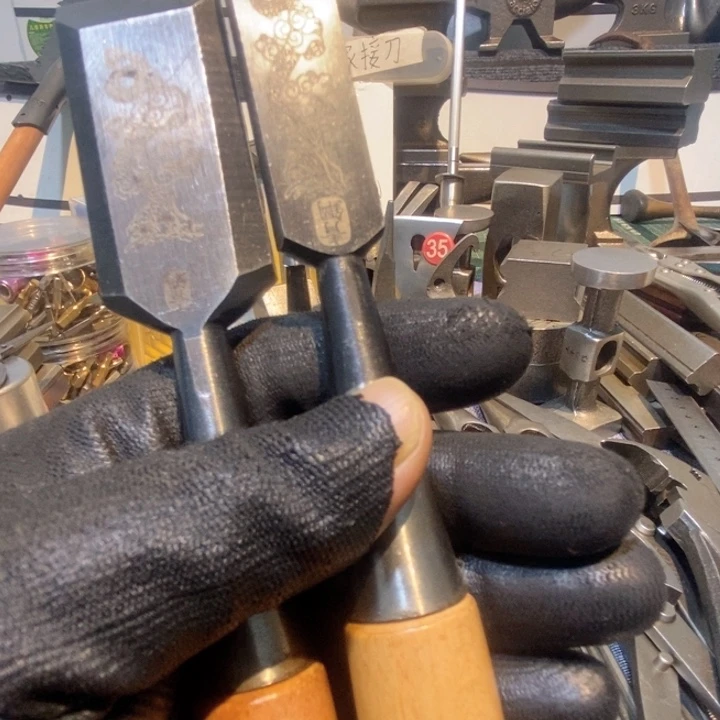 铁家五金配件用品