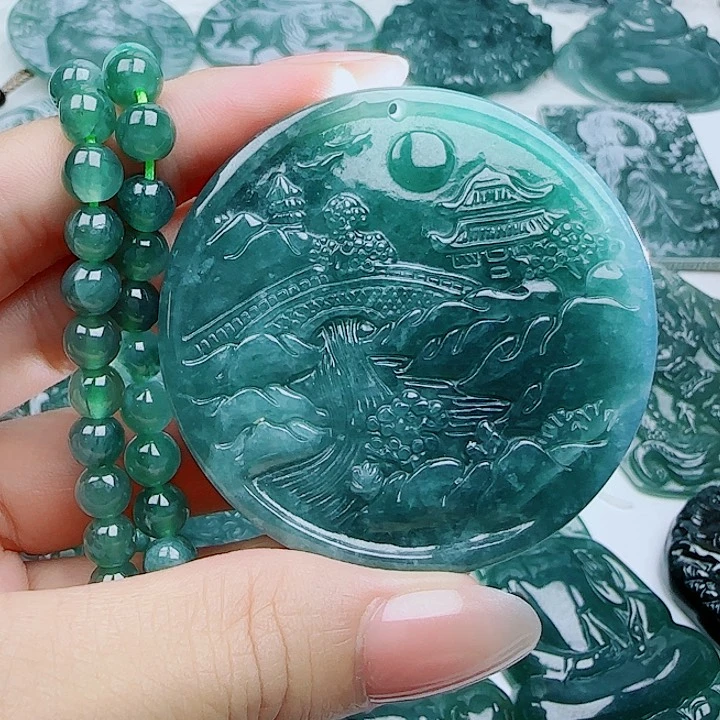 翡翠未镶嵌颈饰多样性发货天然的A货翡翠