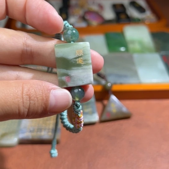 和田玉（糖玉）未镶嵌颈饰