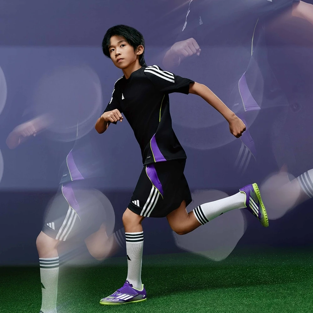 adidas阿迪达斯儿童球衣时尚休闲舒适运动速干透气足球T恤JW4368