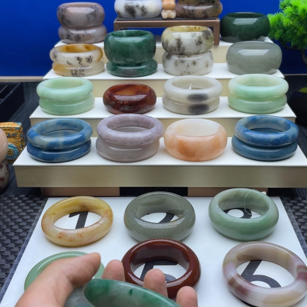 没***事石英质玉手镯未镶嵌