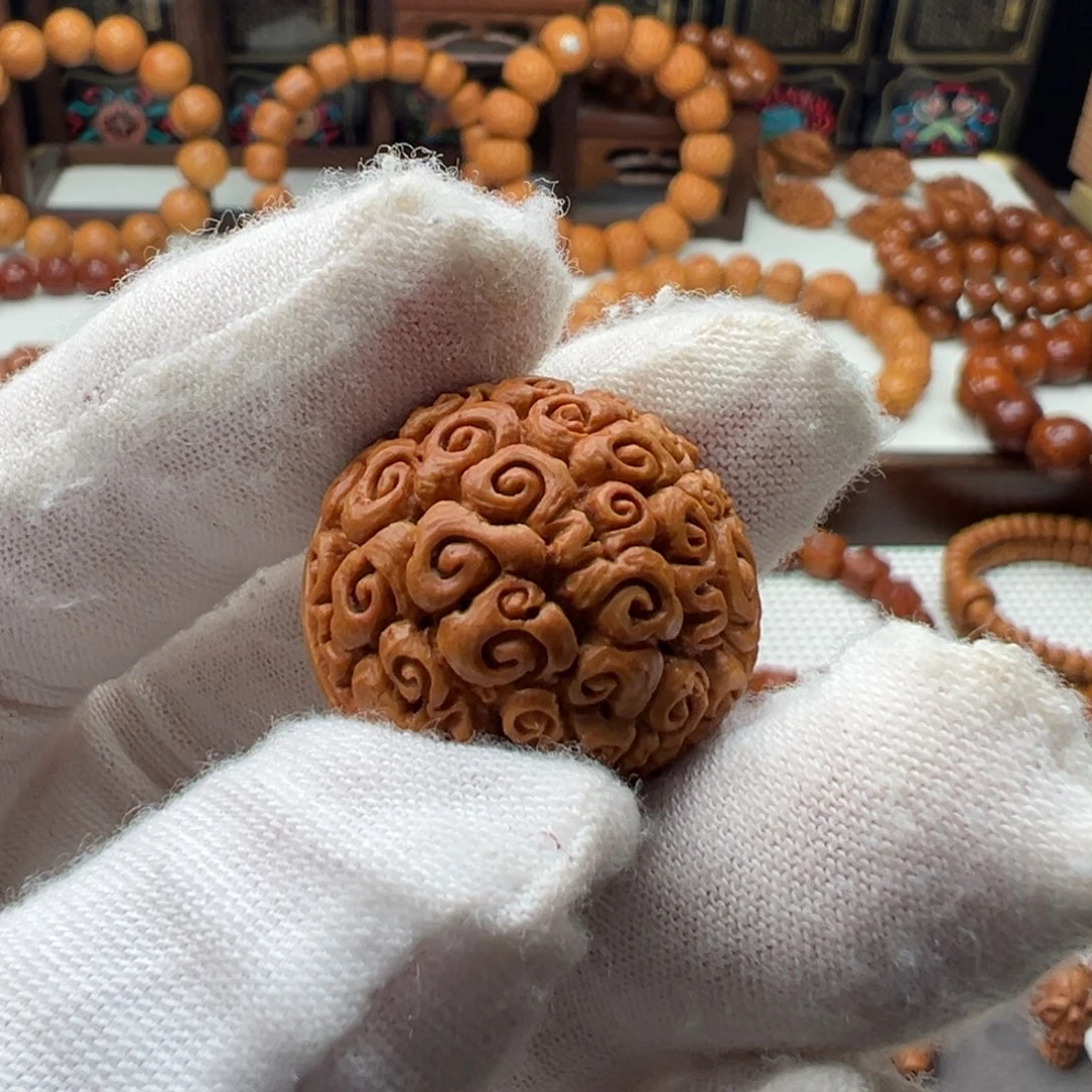 陈****桃核纯手工艺品的制作