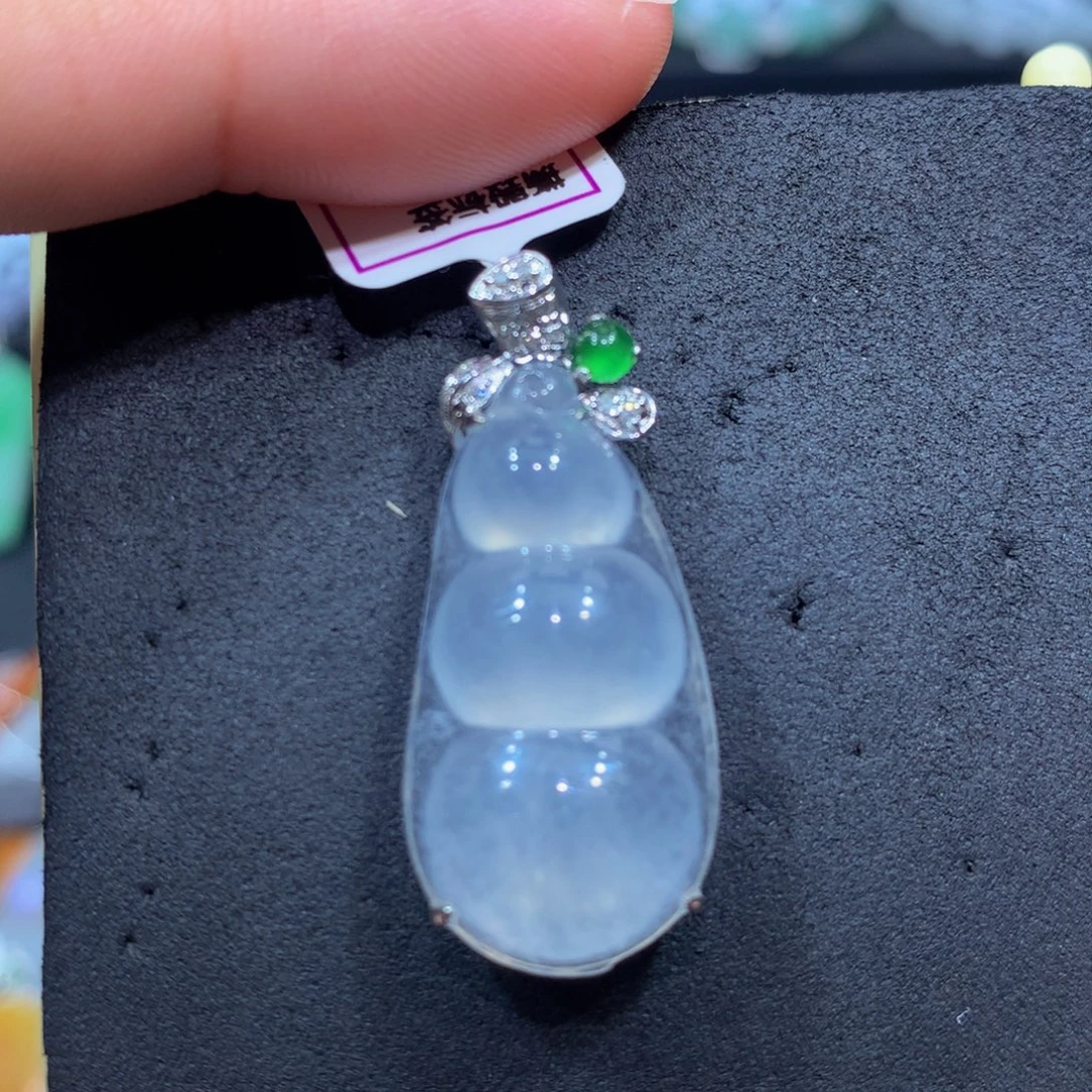 翡翠18K金镶嵌颈饰翡翠