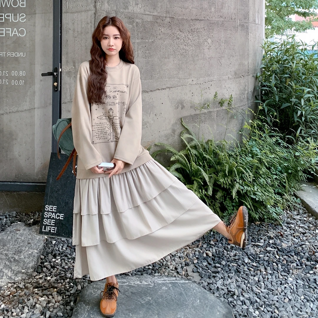 假两件印花拼接卫衣连衣裙女2025秋季新款显瘦百褶裙流行爆款长裙