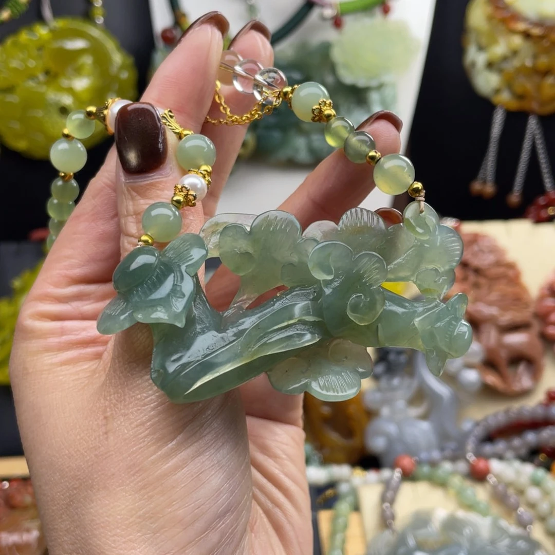 未镶嵌蛇纹石玉颈饰