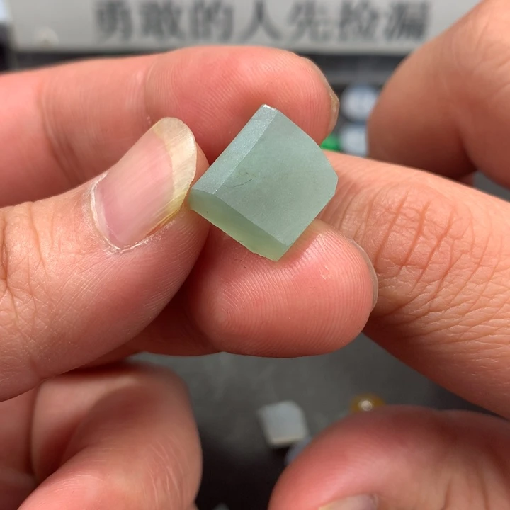 定制翡翠未镶嵌材料定制