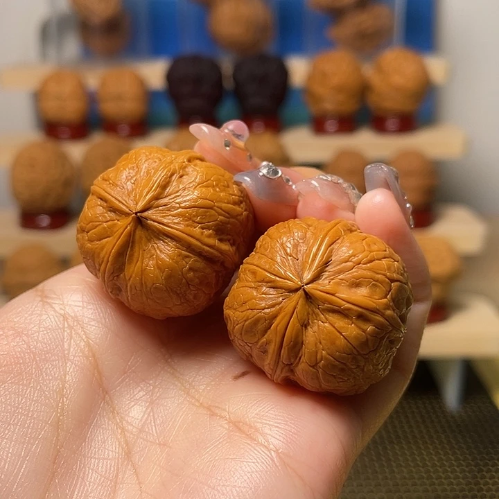 龍***靁文玩核桃吊坠萌萌四棱93