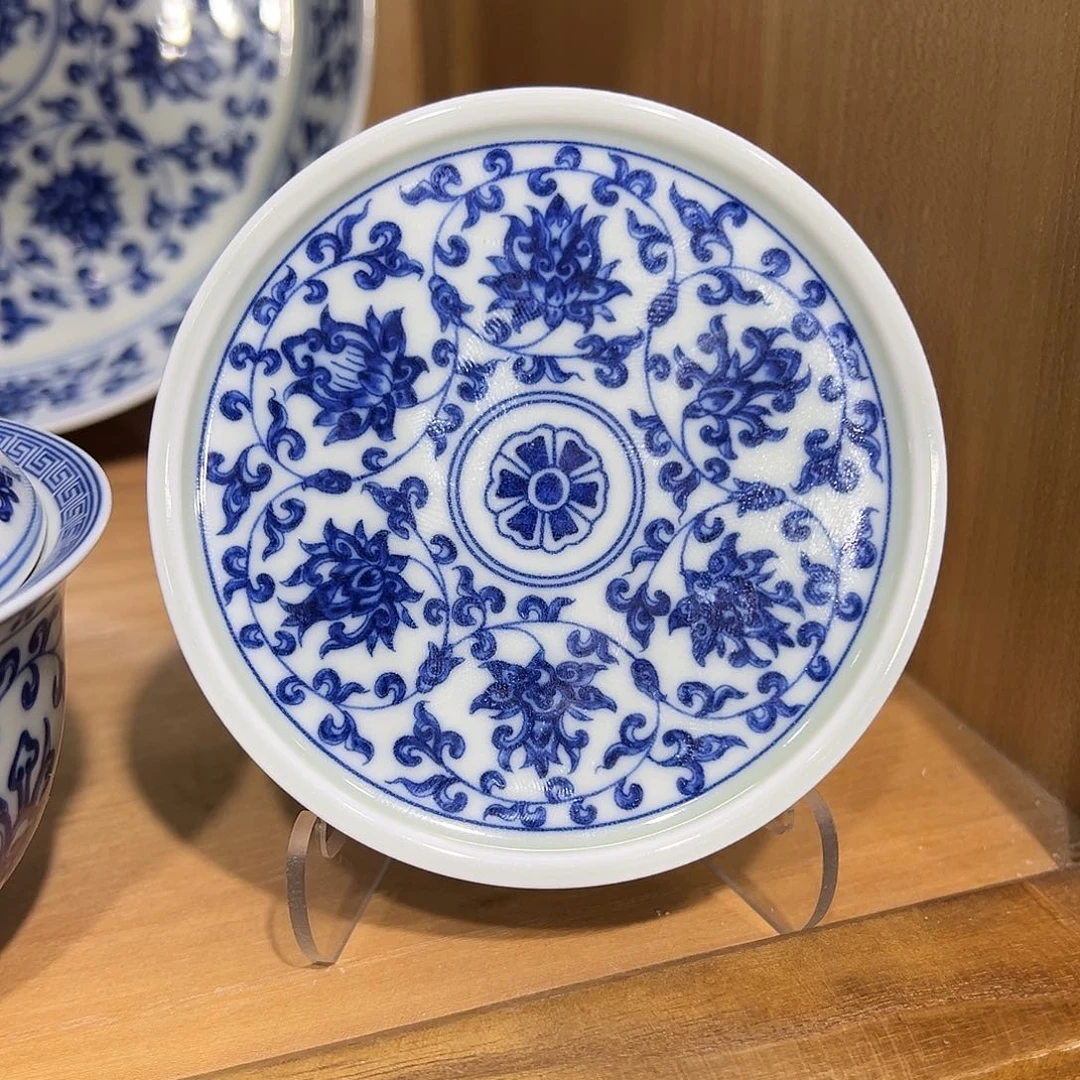 蒙***3青花缠枝莲杯托一个