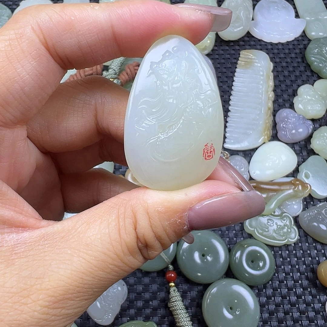 和田玉未镶嵌颈饰卡39.6