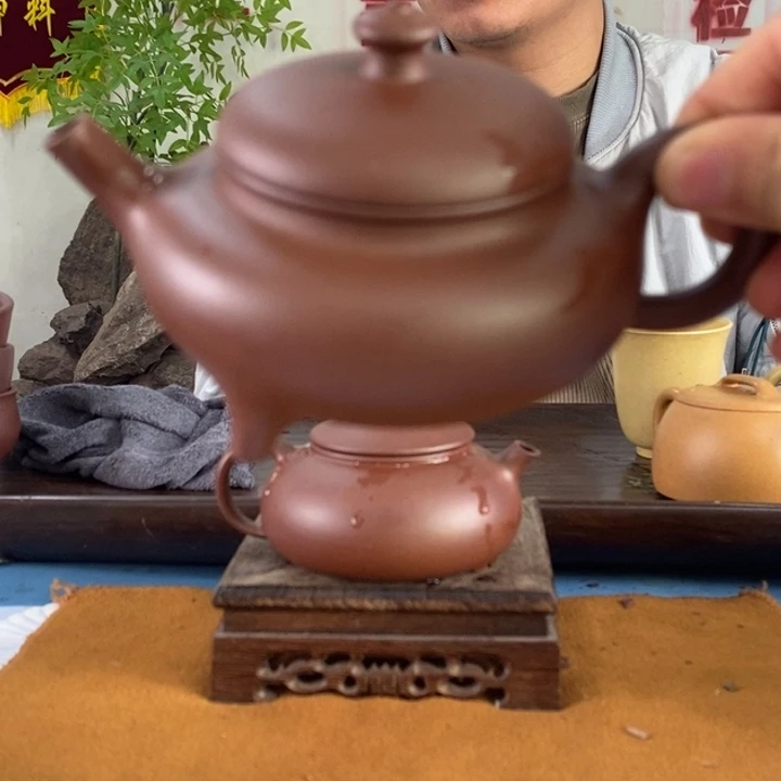 紫砂茶壶底槽清三足160左右的容量