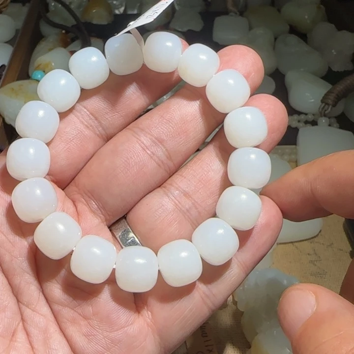 W***i和田玉未镶嵌手链