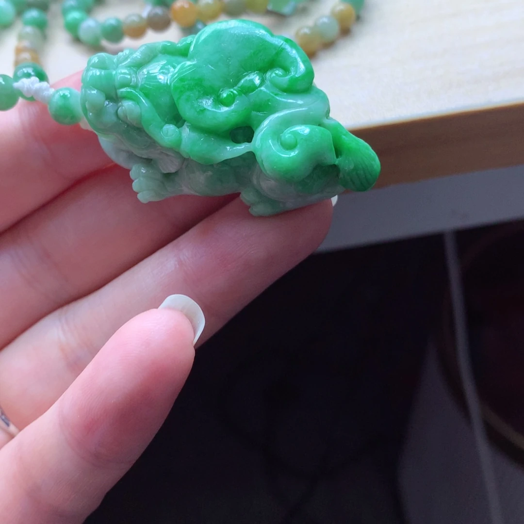 翡翠颈饰未镶嵌吊坠