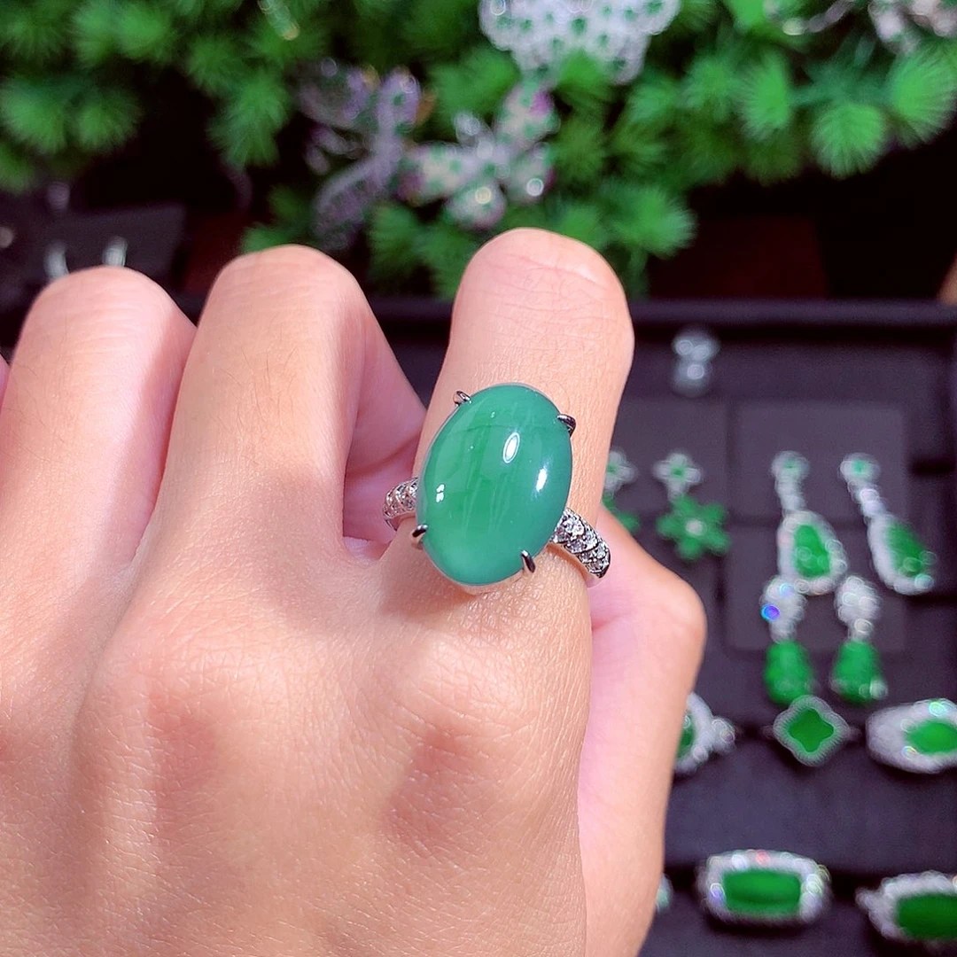 颈饰未镶嵌翡翠天然