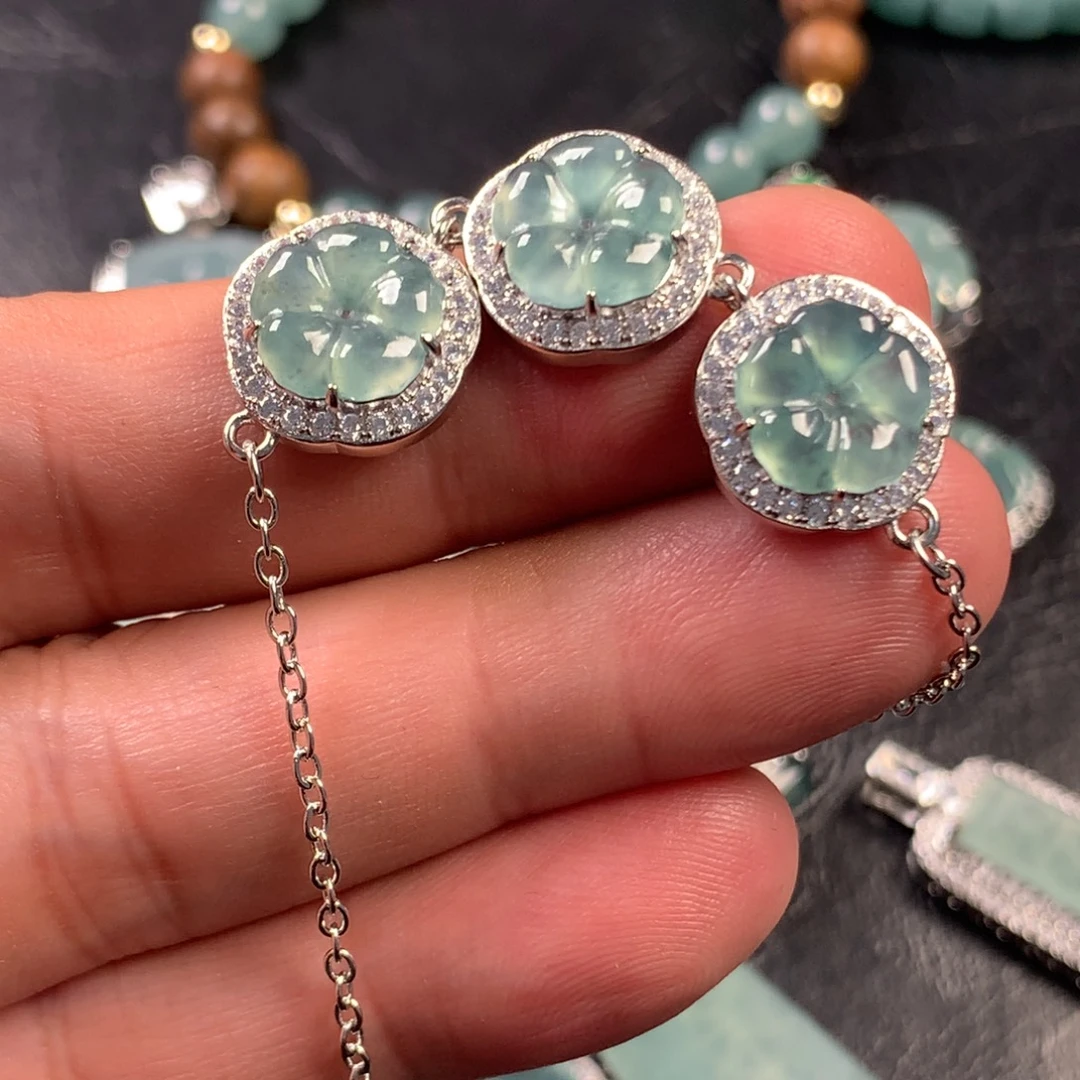 翡翠未镶嵌颈饰有钱花手链