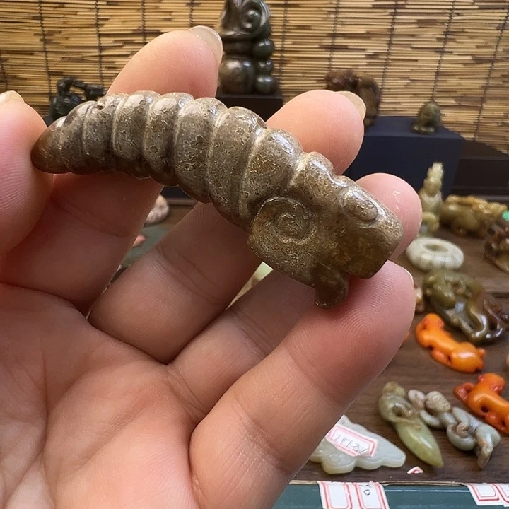 未镶嵌和田玉（糖玉）挂件