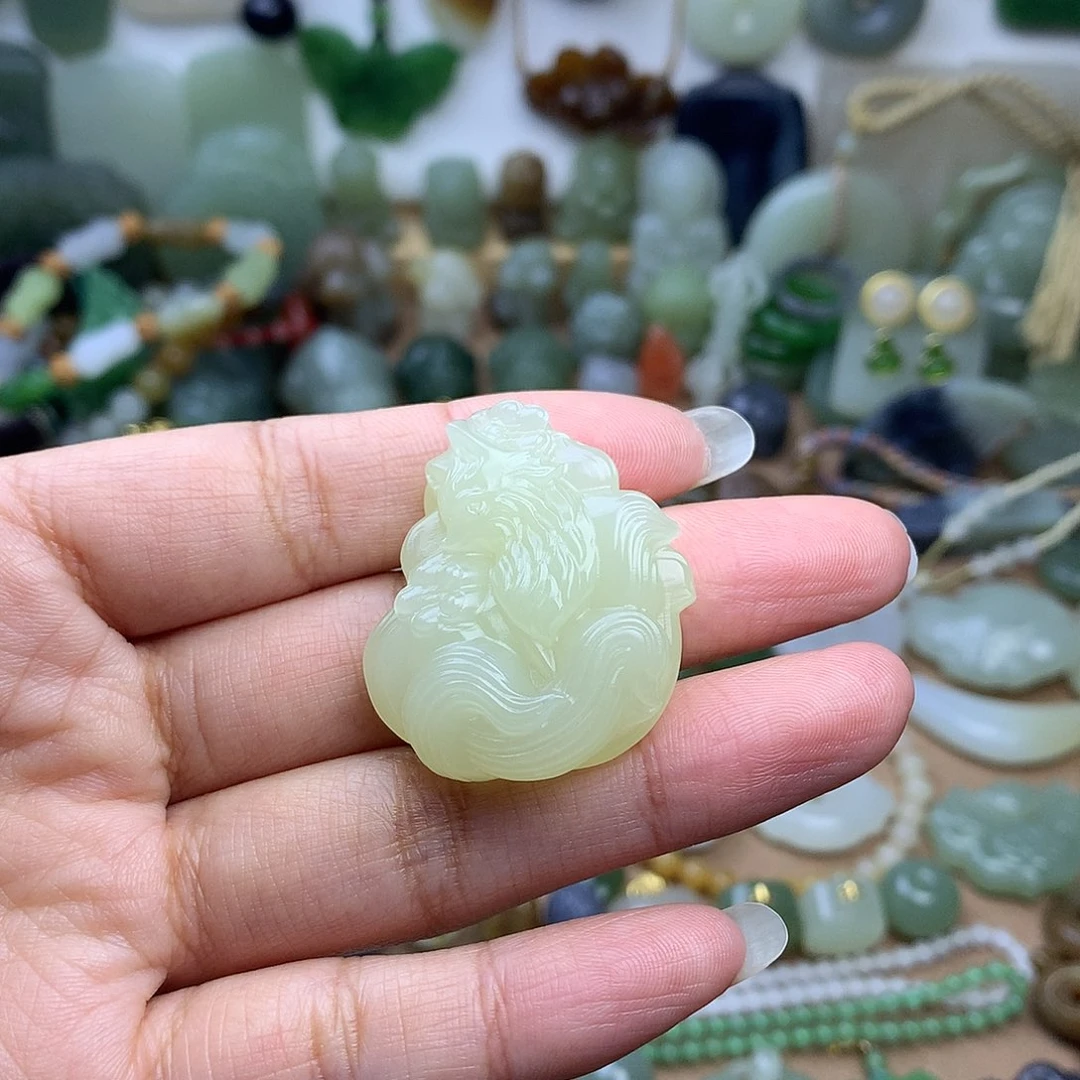 和田玉未镶嵌颈饰