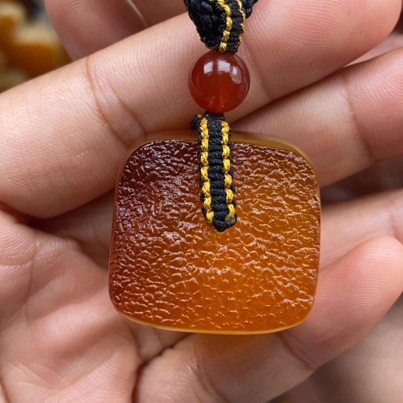 【闪购商品】琥珀颈饰未镶嵌