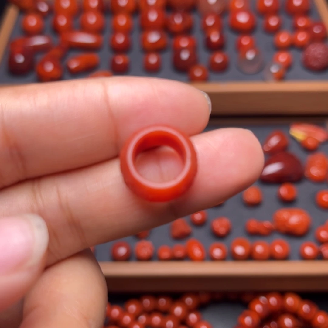 南红玛瑙配饰未镶嵌跑环卡内经9.3