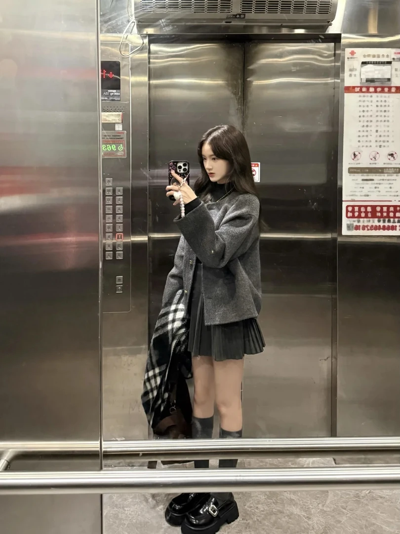 2025秋季小香风一整套女韩系复古高级感毛呢外套百褶半身裙两件套