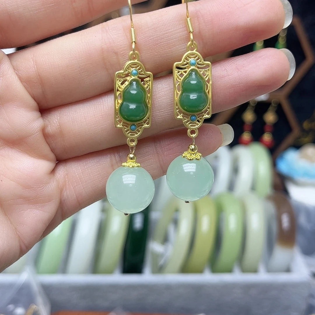 翡翠未镶嵌耳饰透