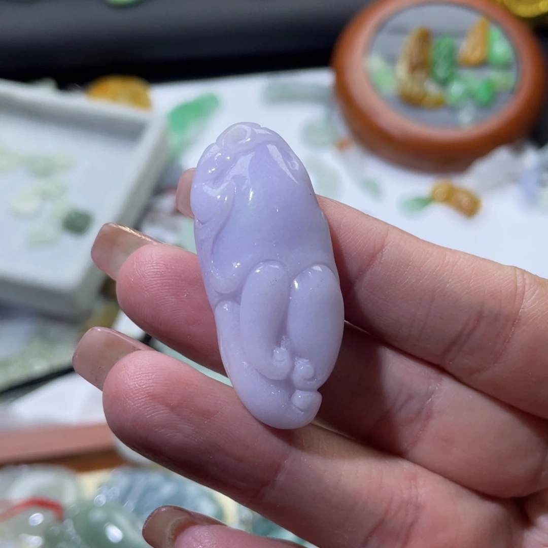颈饰未镶嵌翡翠浓紫
