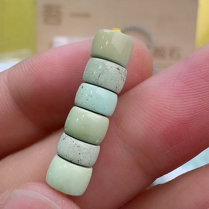 南红玛瑙配饰未镶嵌