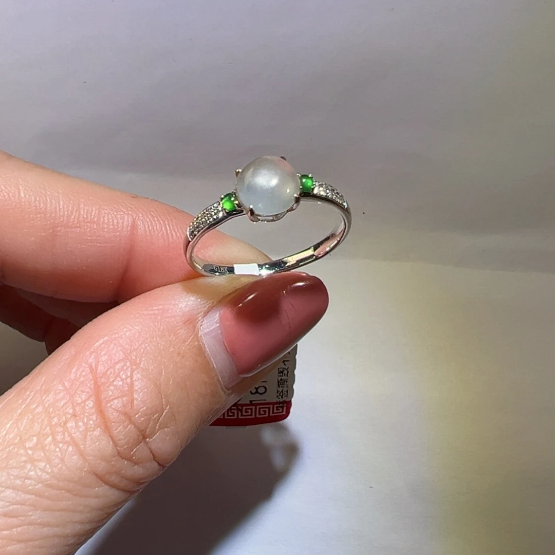 翡翠颈饰18K金镶嵌戒指