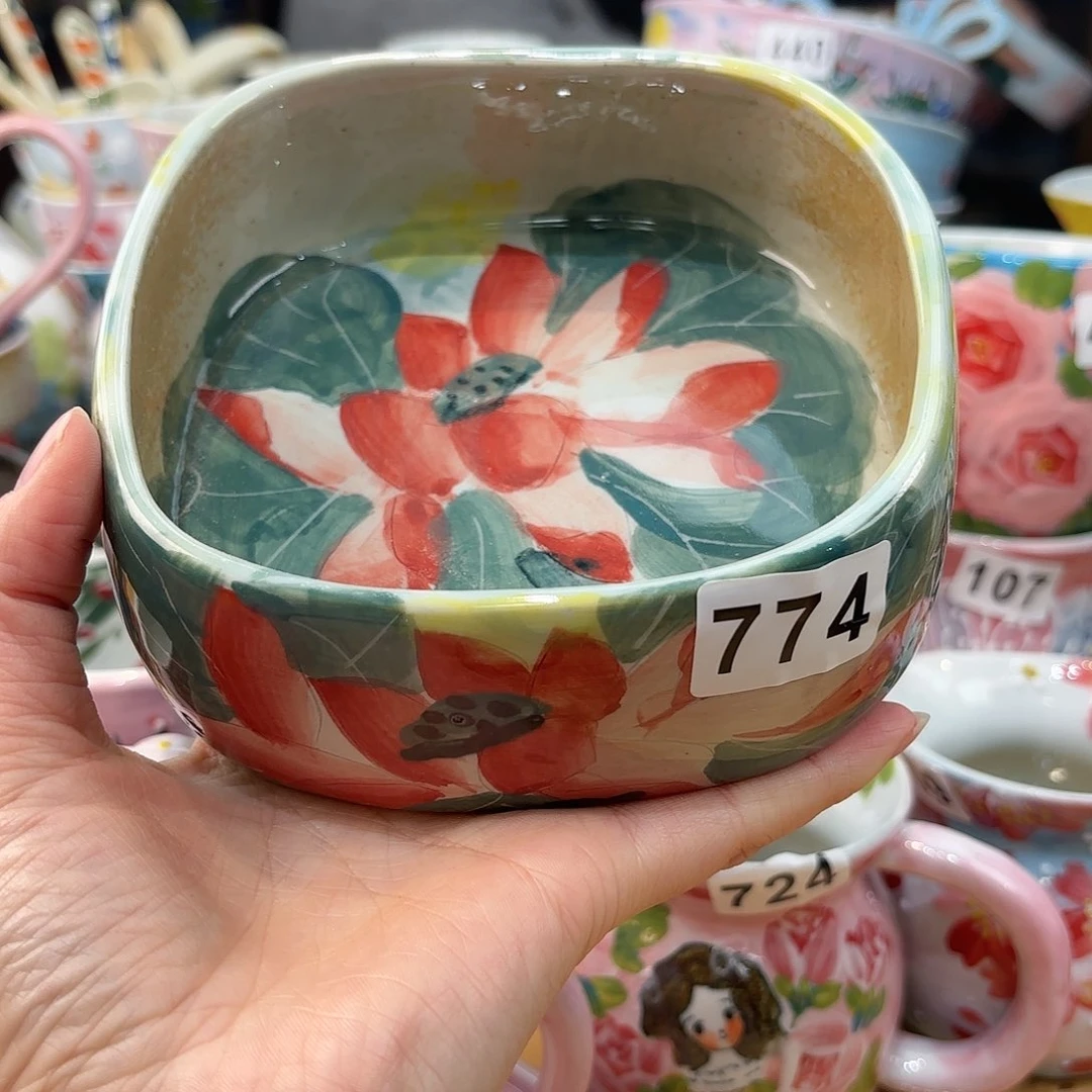 瓷片兔兔盖茨。兔兔好