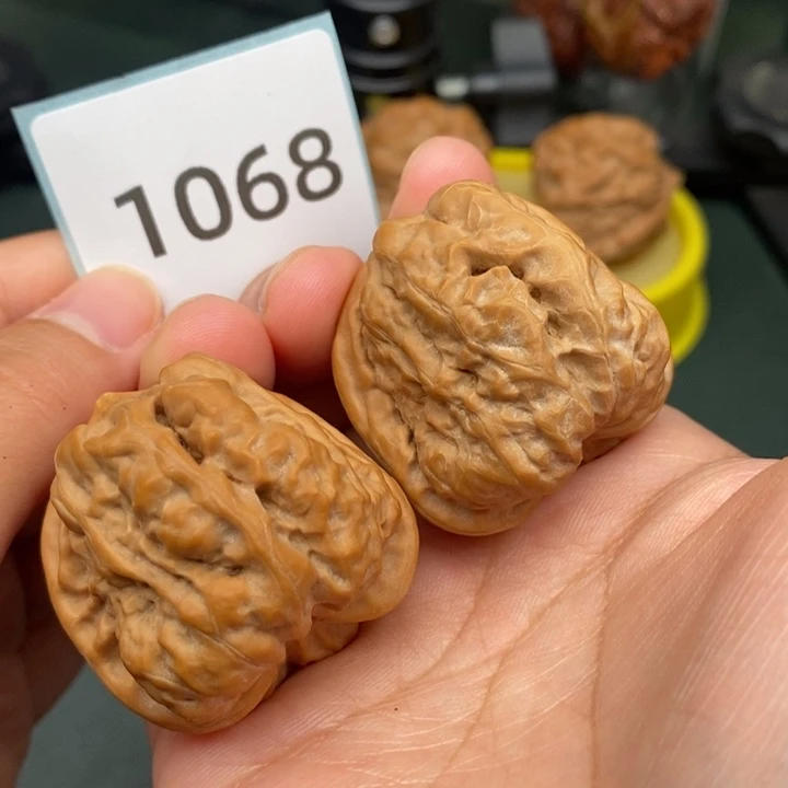 吊坠文玩核桃1068号全品四开肌肉哇36.39.37