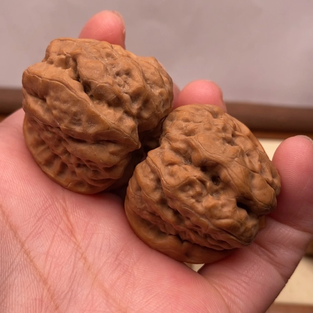 【闪购商品】把件文玩核桃边36左右