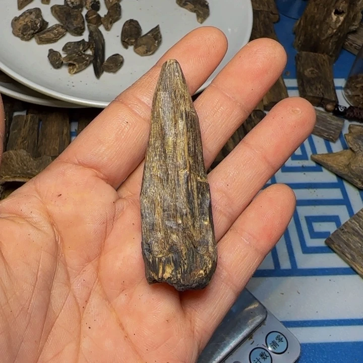 木鲤***门手工艺雕塑根雕木方板材6.7克