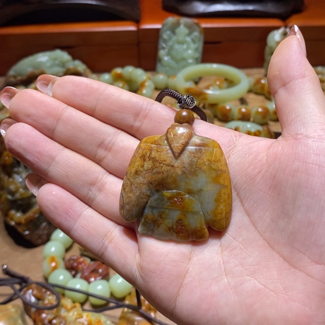 岫岩河磨玉（透闪石质玉）未镶嵌珠宝奇石