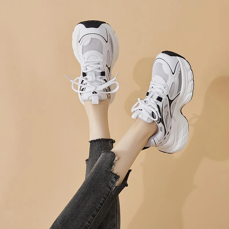 夏季网面透气老爹鞋女2025新款春秋百搭ins超火轻便厚底运动鞋潮