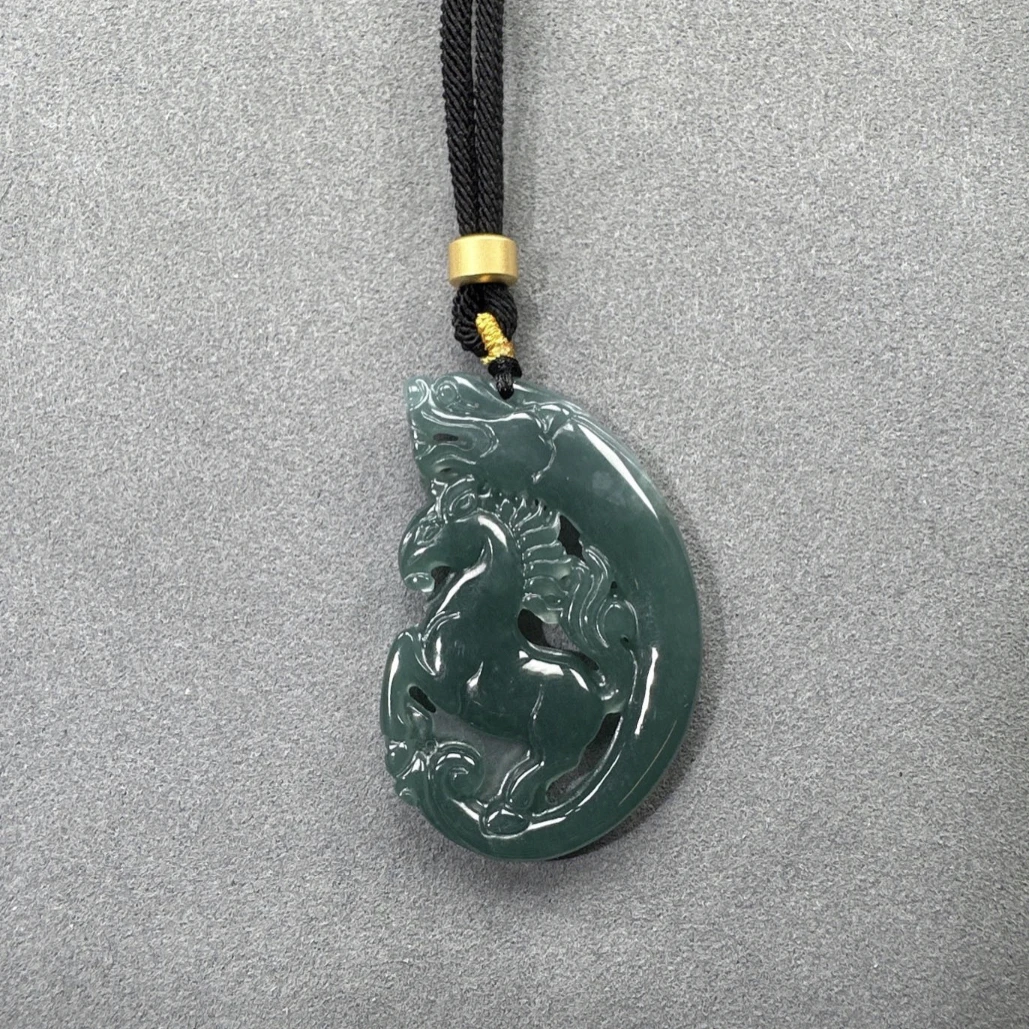翡翠A货龙马精神马牌吊坠镂空高47【超哥宠粉】