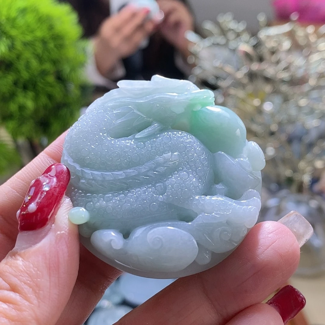 【闪购商品】翡翠颈饰未镶嵌龙牌