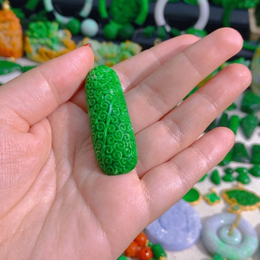 【闪购商品】翡翠未镶嵌颈饰吊坠