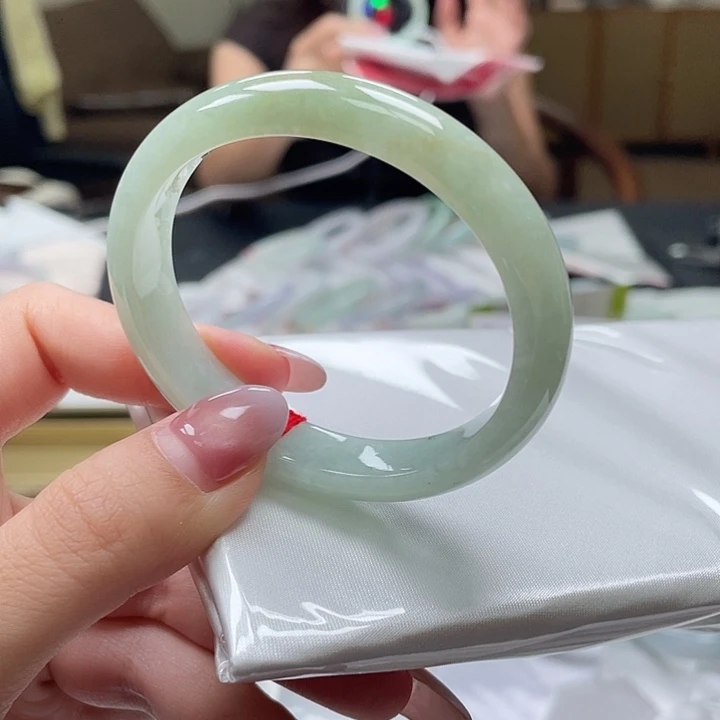 翡翠未镶嵌手镯翡翠贵妃手镯