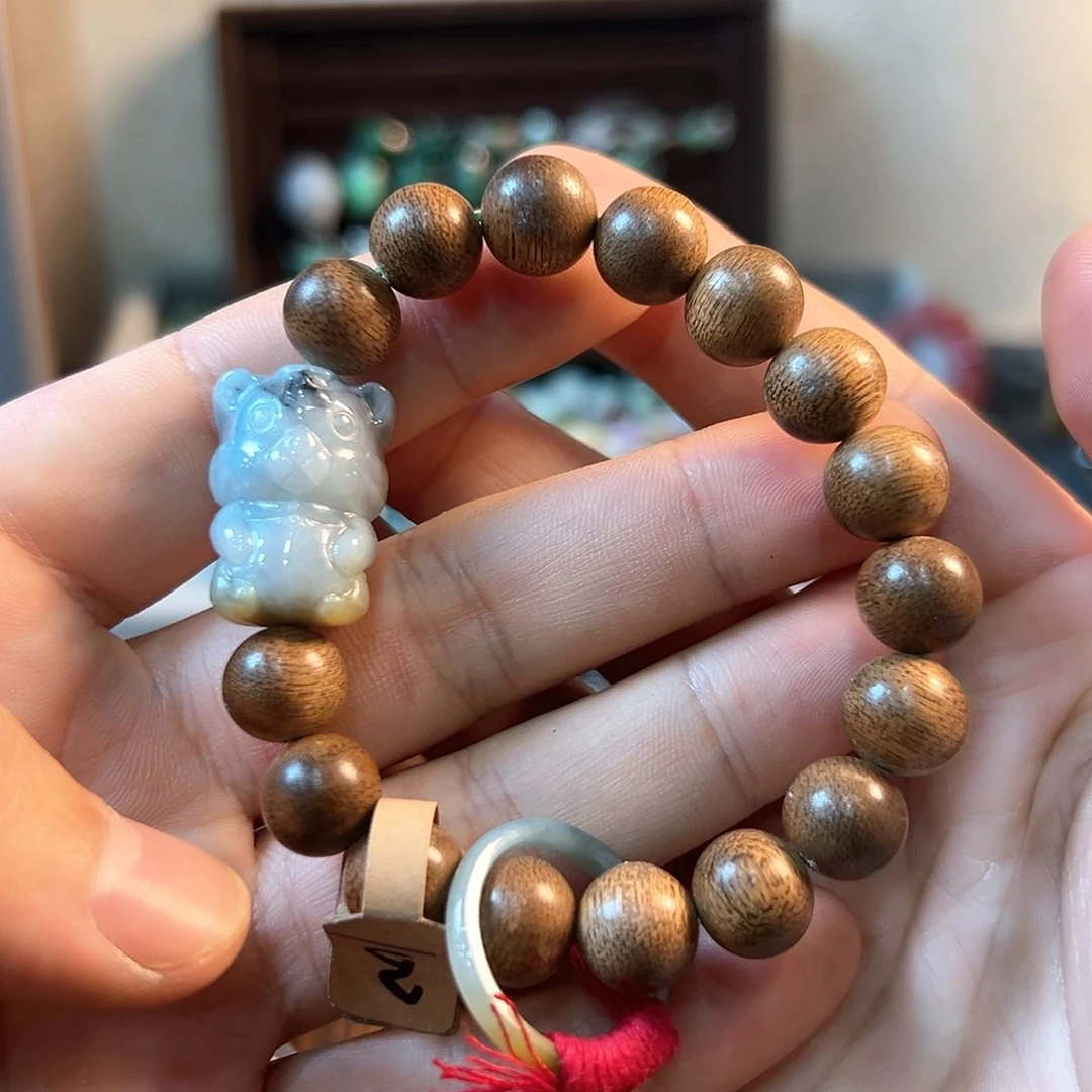 翡翠颈饰未镶嵌手串