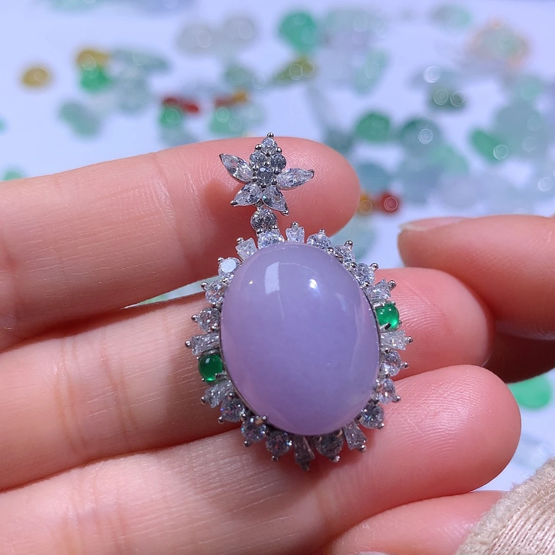 翡翠颈饰未镶嵌大蛋