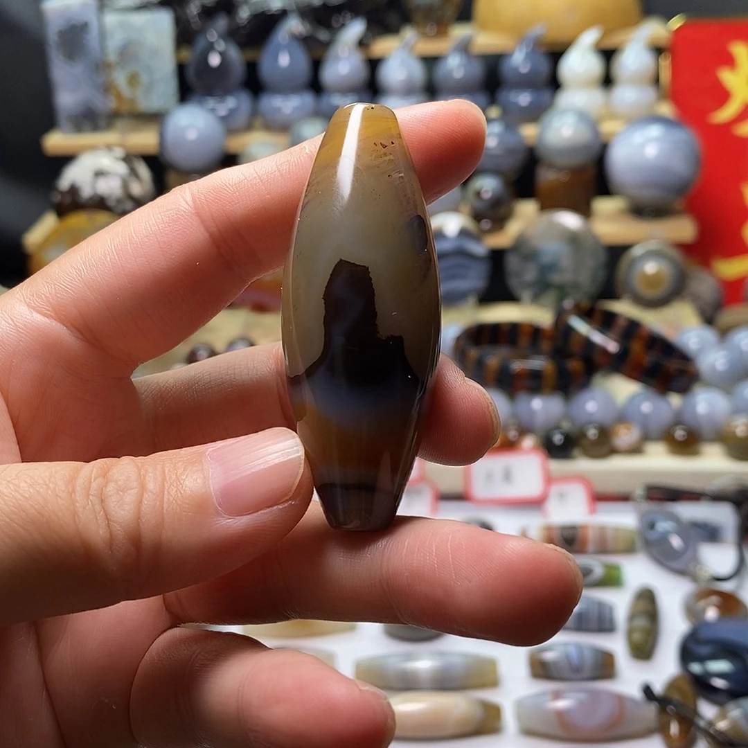 未镶嵌颈饰玛瑙/玉髓一眼靠山